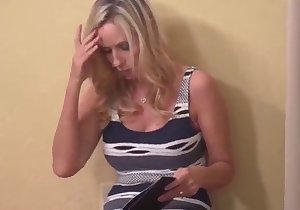 Long-legged MILF wants him to enter her pussy