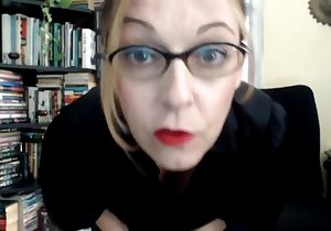 Red lingerie hottie wants to show her hot body