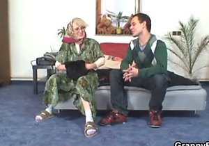 Dude's unforgettable encounter with a hot GILF