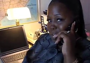 Overweight hoe fingering her own wet slit here